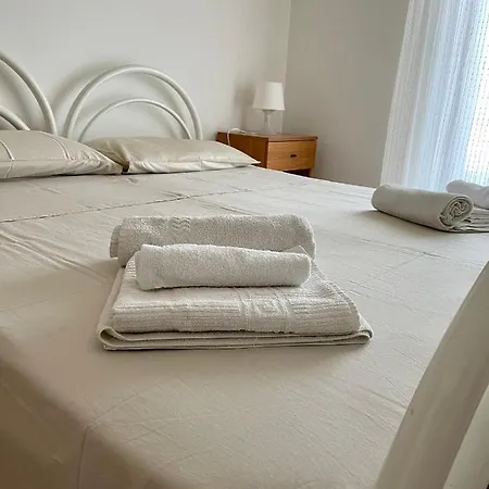 Апартаменты Casa Vacanza A Casa Di Simona Лечче